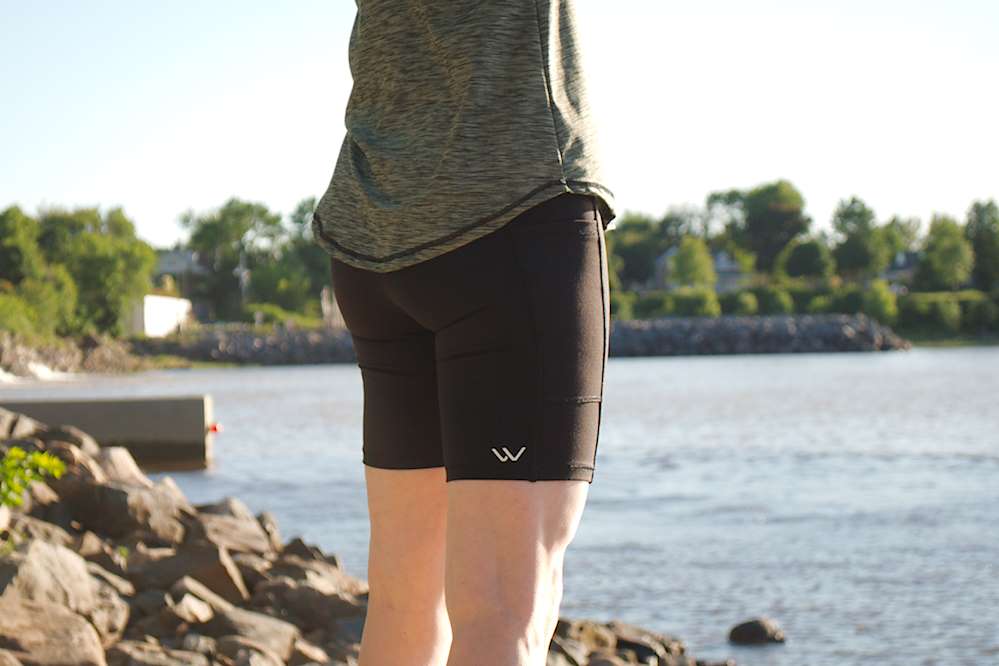 Vêtement Création Wissa fait 100% au Québec : Biker noir en supplex à taille haute avec poche