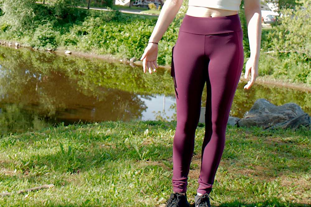 Vêtement Création Wissa fait 100% au Québec : Legging prune en supplex à taille haute sans poche