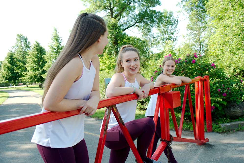 Vêtement Création Wissa fait 100% au Québec : Camisole blanche collection ambassadrice