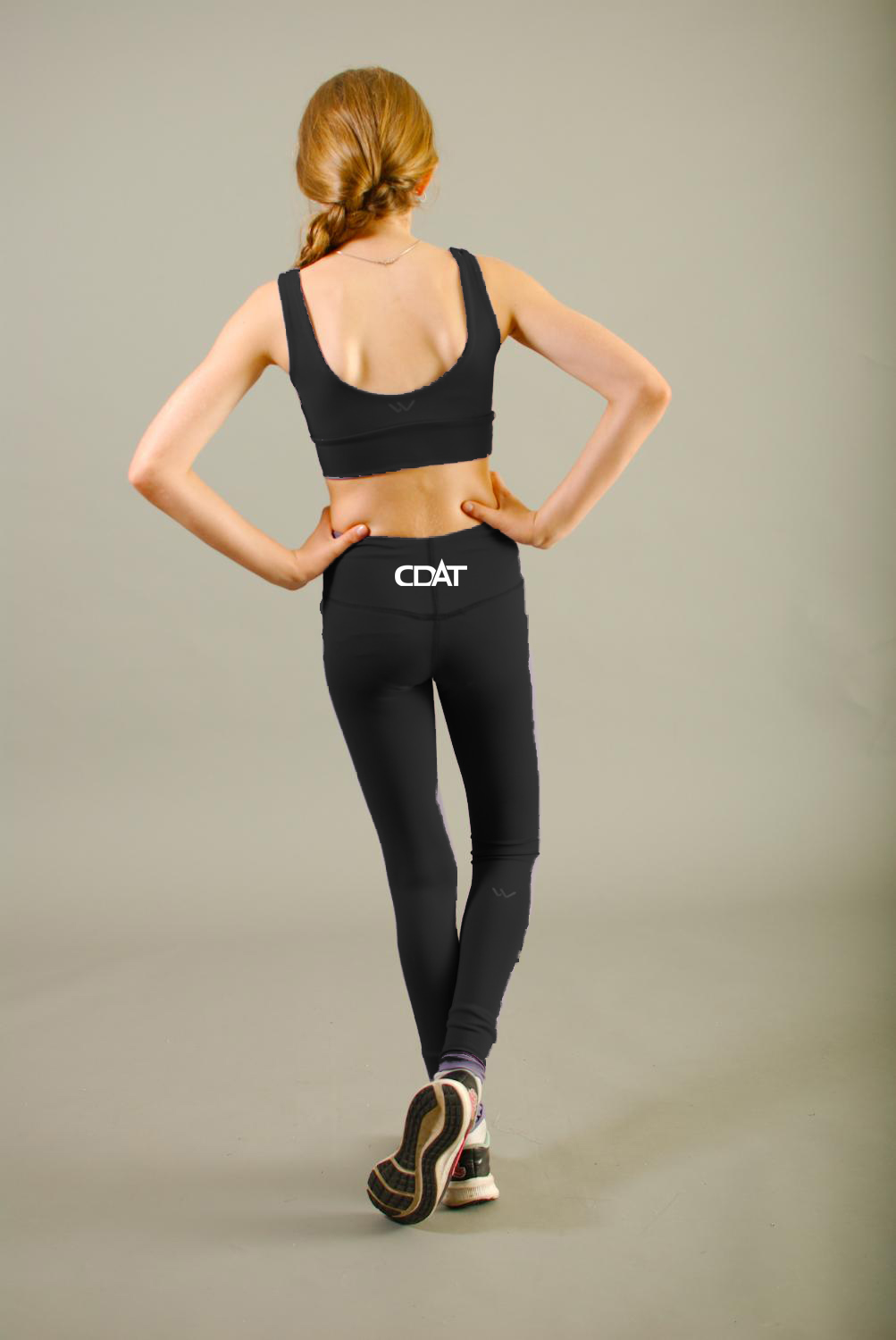 Vêtement Création Wissa fait 100% au Québec : Crop top en supplex noir - Complexe de Danse Apex Technique