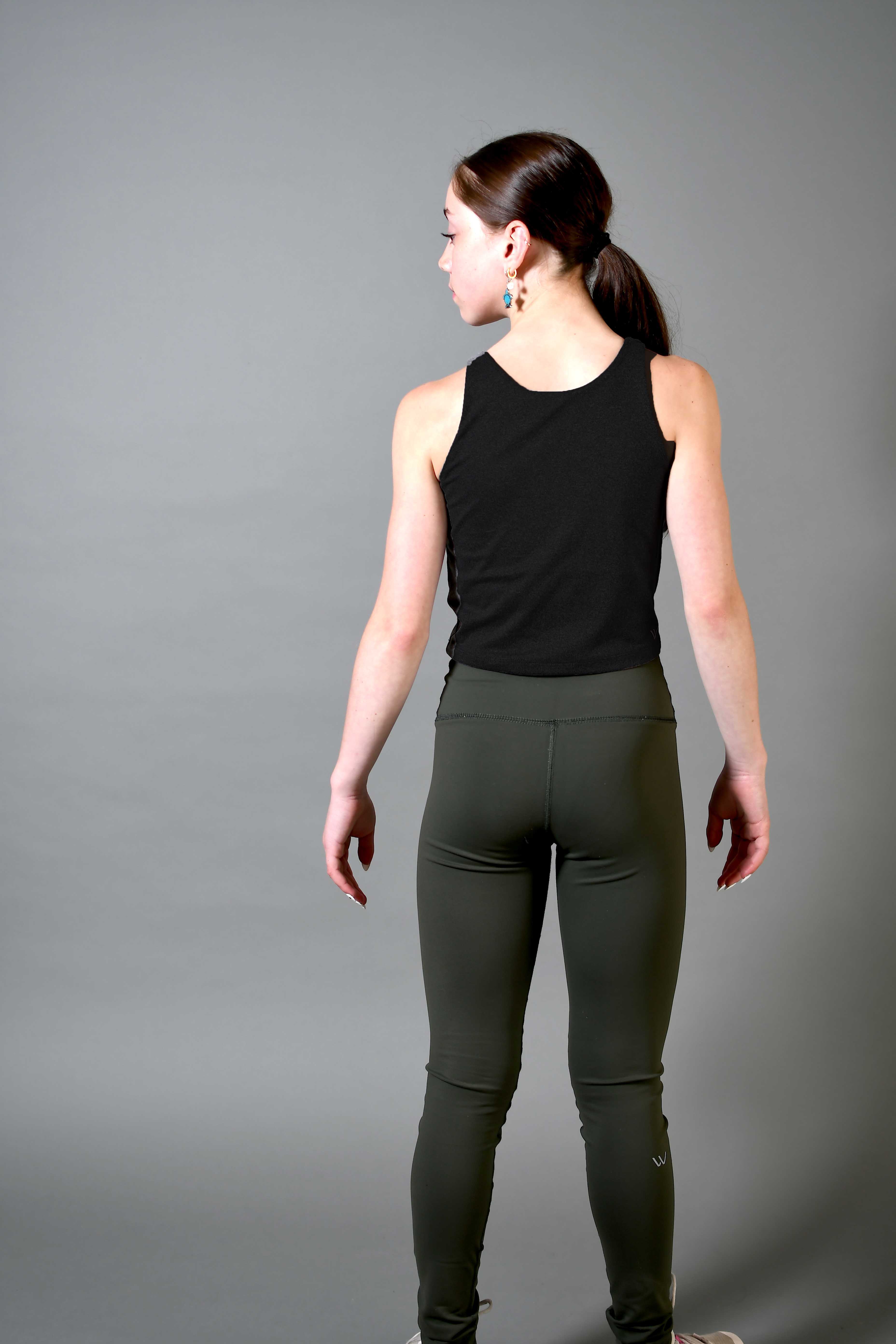 Vêtement Création Wissa fait 100% au Québec : Camisole simple avec top intégré - noir - CPA Saguenay-Le-Fjord