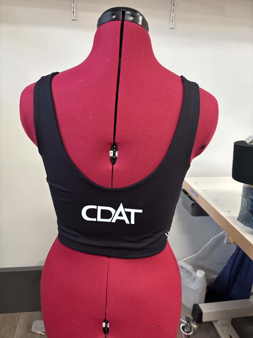 Vêtement Création Wissa fait 100% au Québec : Cami à top noir - custom Complexe de Danse Apex Technique