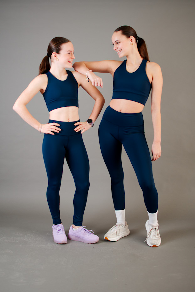 Vêtement Création Wissa fait 100% au Québec : Crop top bleu marin