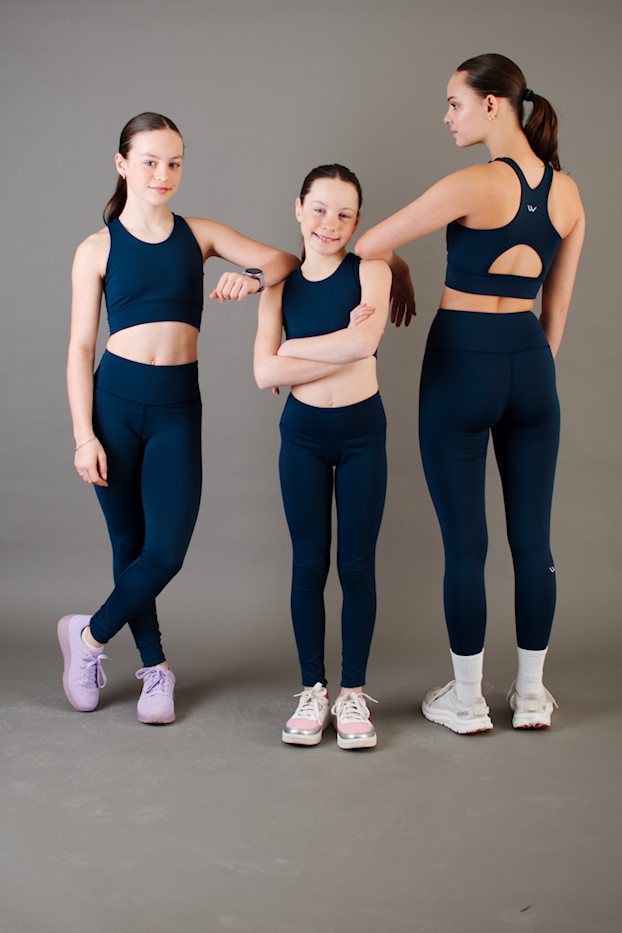 Vêtement Création Wissa fait 100% au Québec : Crop top bleu marin