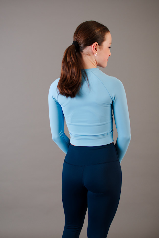 Vêtement Création Wissa fait 100% au Québec : Manche longue bleu ajusté