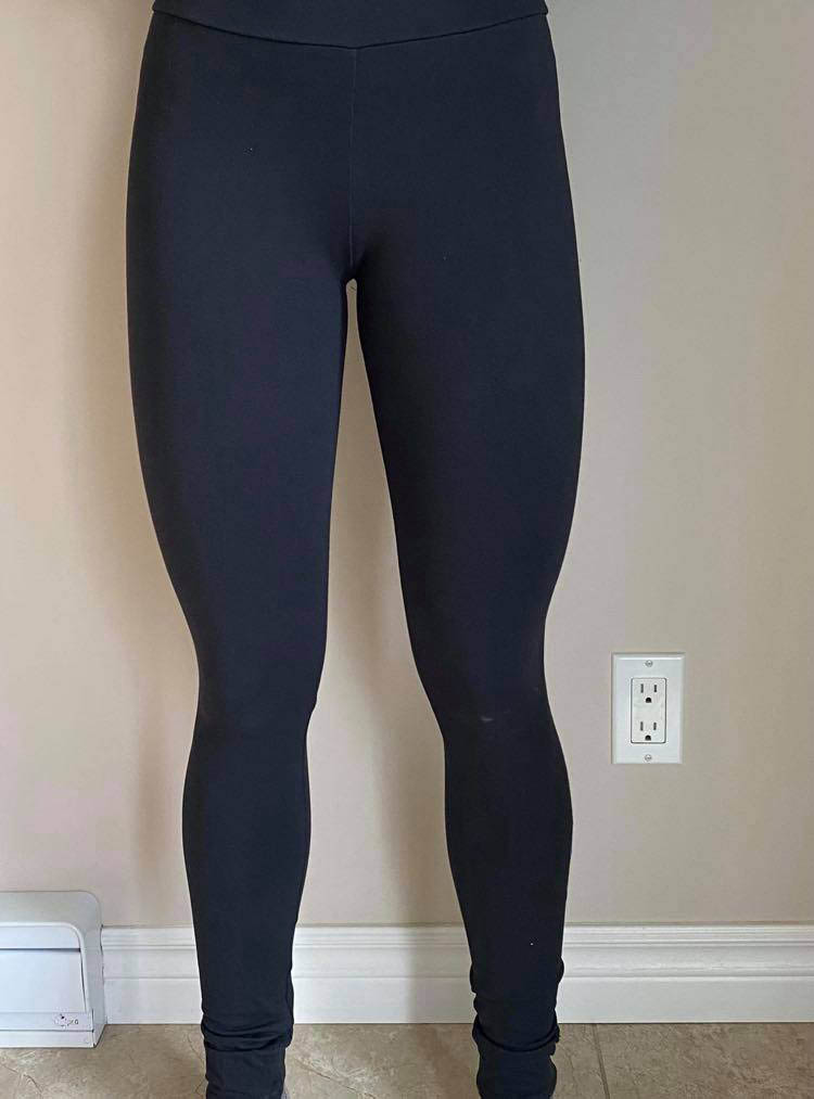 Vêtement Création Wissa fait 100% au Québec : Legging en supplex noir - PEPACA