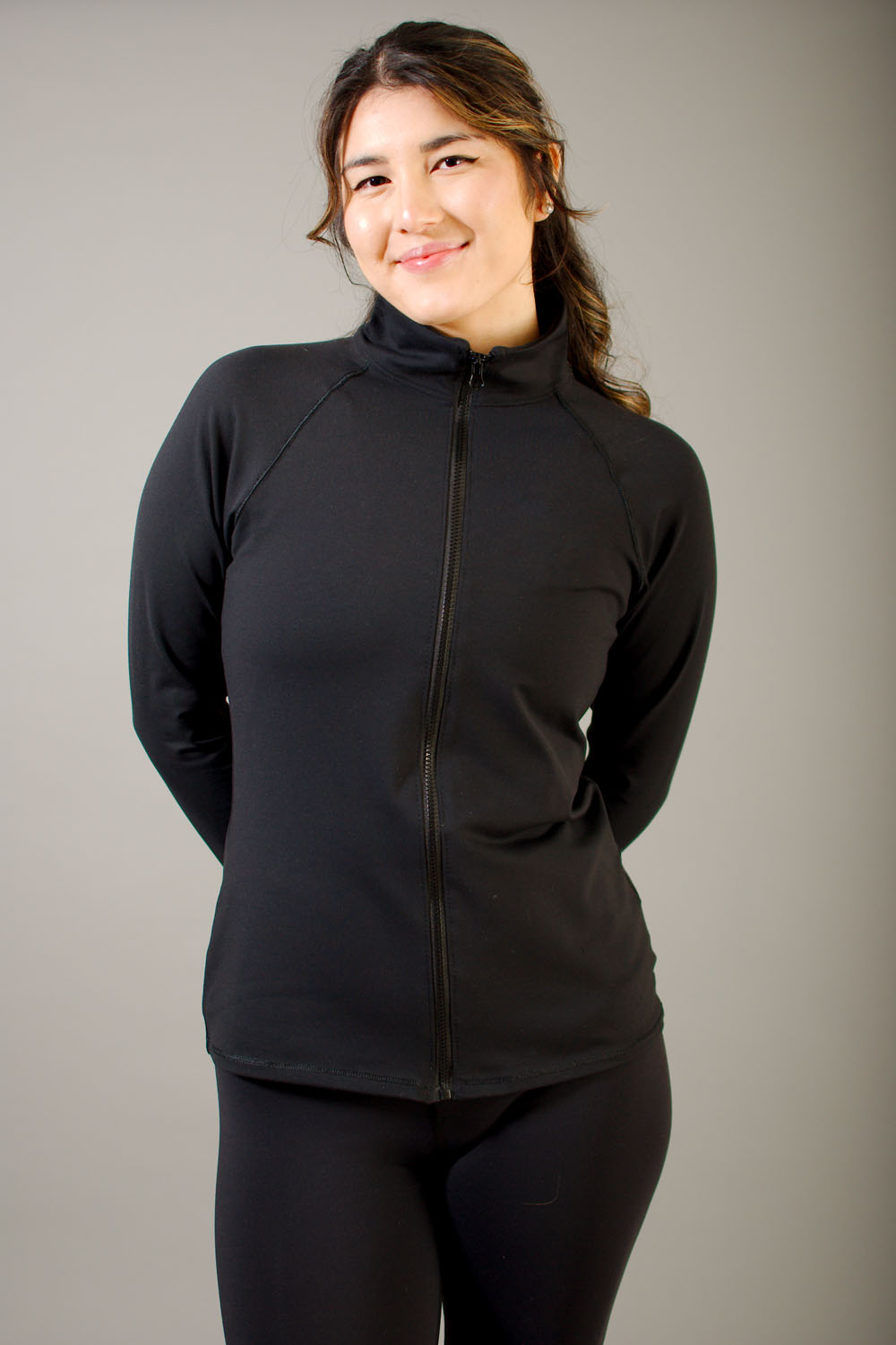 Vêtement Création Wissa fait 100% au Québec : Veste de survêtement en supplex noir - Avec poches - Pepaca